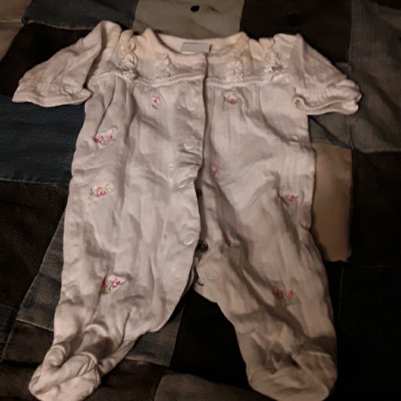 Little Me Other - LITTLE  ME  BABY SLEEPER  FOOTED  (  PREEMIE  )